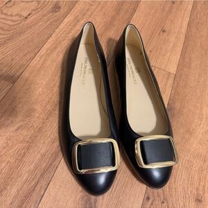 NWOB Bruno Magli Marcella Ballet Flat —- Black leather with gold buckle Size 7.5